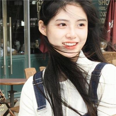 我住在凡尔赛的日子海报